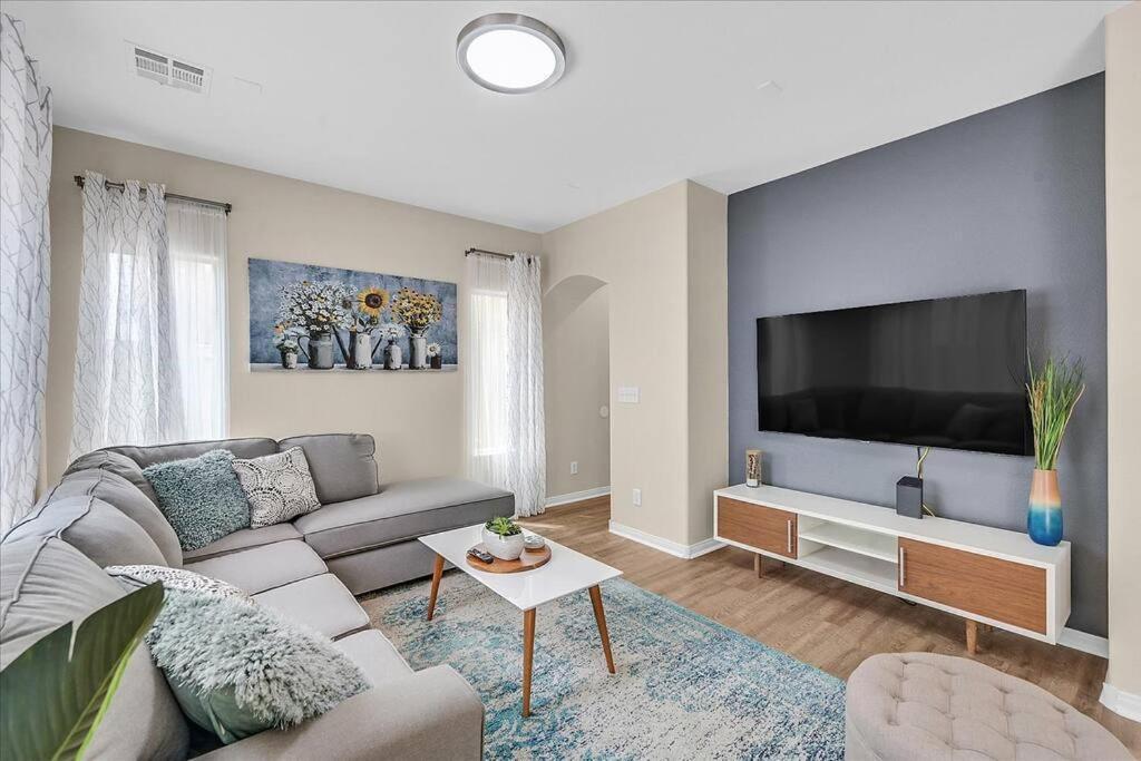 King Bed In Master Suite! *