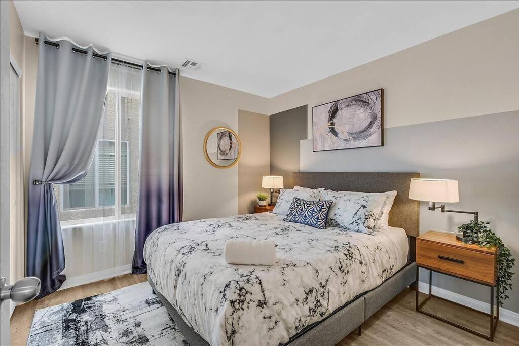 Holiday home King Bed In Master Suite!